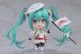 ねんどろいど「初音ミク GTプロジェクト レーシングミク 2023Ver.」予約開始！ オプションパーツに「ねんどろカー」「フラッグ」「応援隊のコトリさん」ほか