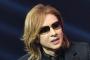 YOSHIKI、ディナーショー中にファンから右手を触られ負傷。治療を行い残り7公演は予定通り開催