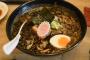 キアヌ・リーヴス、今回は西麻布のラーメン店に出没！焦がし味噌ラーメンを注文