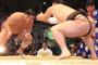 【悲報】白鵬、前代未聞の猫騙しで10勝目