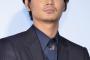 綾野剛、１３歳下佐久間由衣と熱愛　先輩・小栗旬にも紹介