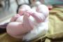 にこりともしないオバハン係員、1歳直前の我が子の手をねじり上げ→子ギャン泣き→私「手放してください！」→オバ「私のやり方に従えないなら手形足形とってあげませんよ！」