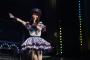 【画像】AKB48・柏木由紀がお腹出し＆超ミニスカで美脚披露！！