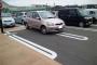 駐車場にバックで停めようとしたら前のスペースのおばちゃん「私の真ん前に入れないで！出る時邪魔だから！」私「…」