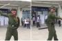 【中国】旧日本兵の恰好をした男性、駅前で”バッカヤロー！”と刀のような物を振り回し．．．→海外「こいつらは何をしているんだ？」