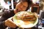 職場で朝飯食わないで来るのは職場バカにしてるのと一緒だってキレられたんだが・・・