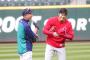 【悲報】イチローさん、挨拶に行った大谷からダッシュで逃げる 	