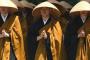 「僧衣で運転」で青切符、日本の僧侶たちが動画で抗議(海外の反応)