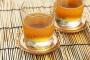 バイト「冬に麦茶を飲むなんて非常識！上司に報告します！」私「は？」