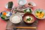 味噌汁を置く位置はどこ？お前ら知ってるか？？