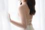 【女優】圧倒的な美！元乃木坂４６白石麻衣（30）、美背中あらわ！グラビア登場　透明感溢れる