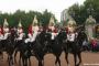 ロンドンで英軍近衛騎兵隊の馬3頭がまた暴走、タクシーなどに衝突…4月にも5頭が市街地などを暴走！