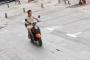 【動画】中国では車のいない道を原付で走るのも命がけな模様…