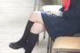 JKの足の指を「面白い靴下はいてるね」と指でつついた男性教諭の末路ｗｗｗｗｗ