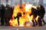 人権先進国のフランス、警察官が燃やされる事態になってるも模様ｗｗｗ