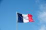 教授「フランスの国旗にはトリコロールという配色が使われていて…」ワイ「“トリコ”ロール…？」ﾋﾟｸ