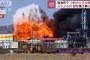 空に巨大な火球、イランで製油所が炎上大爆発の瞬間映像…燃料150万リットルが失われる！