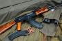 ここにＭ４とＡＫ４７があります。どちらを選びますか