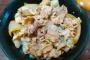 ぼく「豚丼(とんどん)並で」　カス店員「豚丼(ぶたどん)並ですね、以上で？」