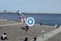 【動画】これが本当のごちうさ難民！イベント会場でとんでもない物を振り回すオタ現る！危険すぎてスタッフに止められるｗｗｗ