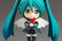 ねんどろいどこ~で「初音ミク 赤い羽根共同募金運動 創設70年記念コーデ」予約開始！優しい微笑みを浮かべた天使のようなミクに仕上がりました