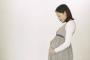 私「子供の名前どうしようね」婚約者「そうだなぁ…」女「ただいま～」私「婚約者です。お邪魔してます」女「私が彼女ですけど」→3人で話し合った結果…