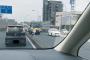 白い服を着た女性が道路の真ん中を歩き、大渋滞を引き起こすｗｗｗｗｗｗｗｗｗｗｗｗｗｗｗ