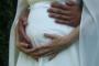 デキ婚した夫婦に理不尽な差別ばかり。理解できない。友人「もっと恥じるべきだよ。どんな人でもデキ婚ってだけで格下」