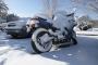ぼく氏この雪の中を軽快にバイクで走る