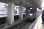 大阪・御堂筋線の長居駅で人身事故→ 男性は電車に足を切断され・・・
