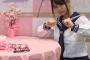 【大写真会】セーラー服姿の倉野尾成美が可愛い…