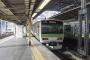 彡;(ﾟ)(ﾟ)「アカン！電車に人が飛び込んできた！ブレーキかけな！」ｷｷｰｯ →