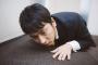 【激震】日本企業「週休２日とは、月に１回２日休める週があるって意味だから！！」