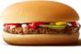 マクドの乞食「ハンバーガー3つとチキンクリスプ2つで！！」店員「……お会計500円です」