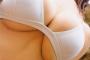 【画像】喜んでオッパイ見せてくれる最高の女www