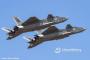 中国軍のステルス戦闘機J-20、東・南シナ海で飛行訓練を常態化…米軍戦闘機F-35と遭遇する事案も！