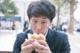【画像】俳優の小沢仁志さん、朝マックを見て『ビックリ』してしまう！！！！！