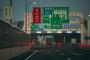 【悲報】高速道路、『大パニック状態』になってしまう！！！！！
