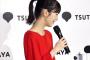 [【画像】浜辺美波さん、なんか首が長くなる・・・・・