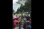 【動画】長渕剛ライブにて野外に数時間放置された客、何故か警察官にマジギレｗｗｗ