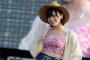 沖縄国際映画祭での山本彩の衣装が凄い…