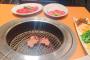 【悲報】宮脇咲良が平日夕方に一人焼肉