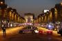 【テロ】フランス、シャンゼリゼ通りで走行車両に車が突っ込み乗っていた男が死亡、車内から武器