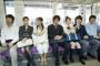 電車で。俺「疲れてるので席変わってください」男性「…」俺「無視するなよ」男性「駅員呼ぶから！」俺「は？」