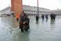 【イタリア】 「水の都」ベネチアで記録的高潮　１８７センチ上昇、１人死亡　感電死か　市内の８５%以上が浸水 	
