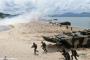 中国陸軍の英雄部隊「硬骨第六中隊」が05式水陸両用歩兵戦闘車での上陸訓練を公開！