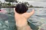 【画像】パパイヤ鈴木が海で泳いでる画像がセクシーすぎると話題にｗｗｗｗ