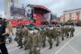 ロシア戦勝記念日を前にウラジオストクで小学生が軍服を着てパレード！
