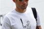 【画像】イチロー、浜ちゃん直筆Tシャツ着てキャンプイン