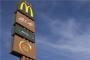 【悲報】ワイ社会人、一人でマックにいる所を高校生のクソガキ共に馬鹿にされる